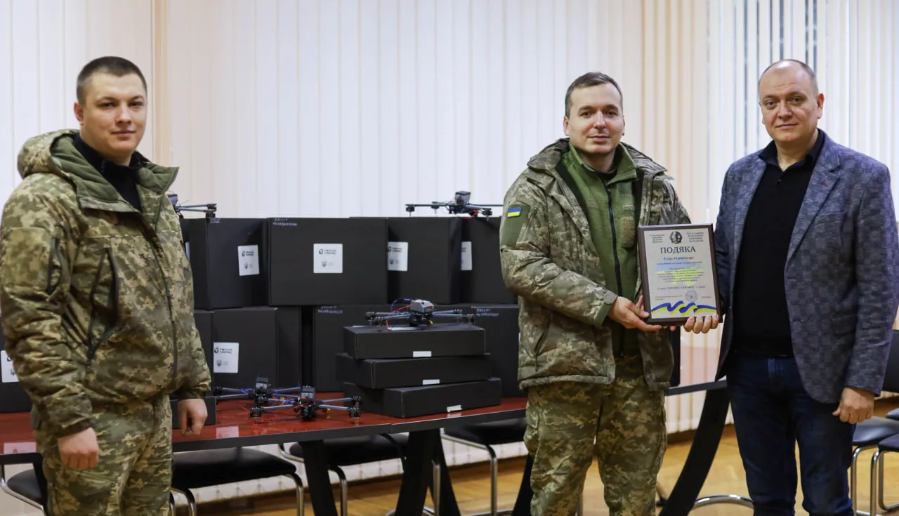 Світлини: Нововодолазька селищна рада Ще сотня безпілотників відправилась на фронт з Нововодолажчини на порталі Gromada Group