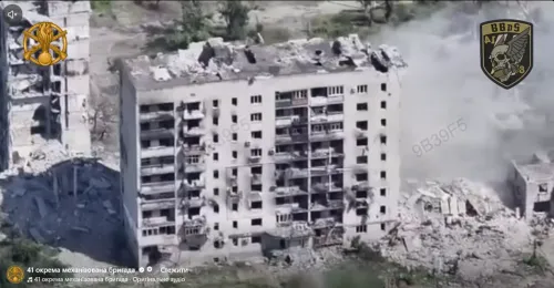 Fighters of the 41st Motorized Rifle Brigade's Unmanned Systems Battalion destroy the enemy in the urban area of ​​Kupyansk at the Gromada Group Media