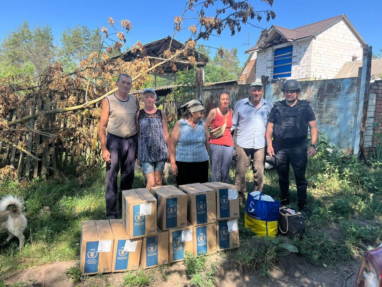 Фото: Липецька адміністрація Хліб, продуктові набори та газові балони: допомога мешканцям території Липецької громади триває на порталі Gromada Group
