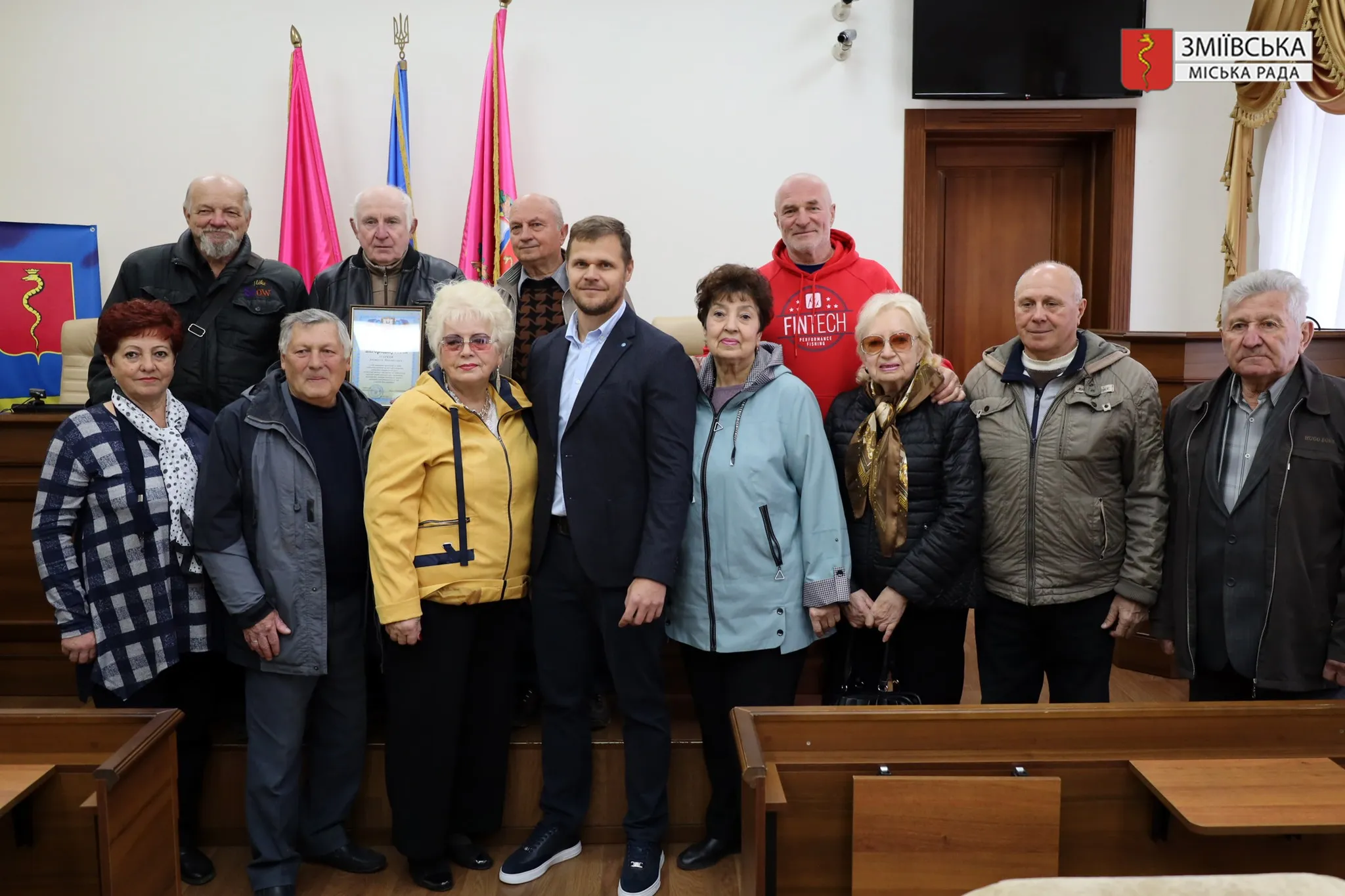 Фото: Зміївська міська рада У Змієві ветерани приймали вітання на порталі Gromada Group