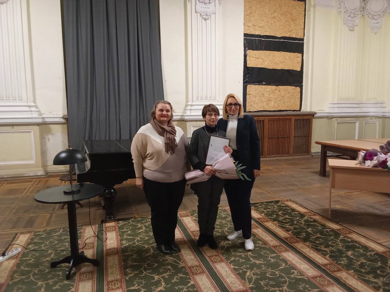 Світлини: ФБ-сторінка КЗ «Публічна бібліотека» Нововодолазької селищної ради Нововодолазька бібліотекарка отримала Подяку від голови Харківської обласної державної адміністрації на порталі Gromada Group