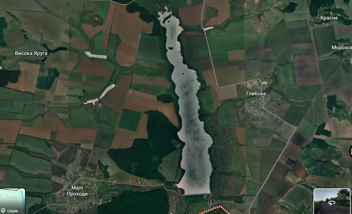 Скриншот з https://www.google.com/maps/ Який вигляд має Трав’янське водосховище зараз: фото на порталі Gromada Group