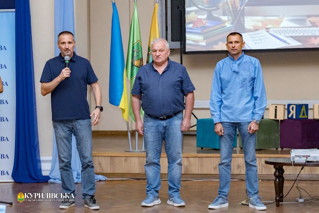Код Знань у безпечному просторі: у Глушківському ліцеї пройшло грандіозне свято Першого дзвоника - фото 4