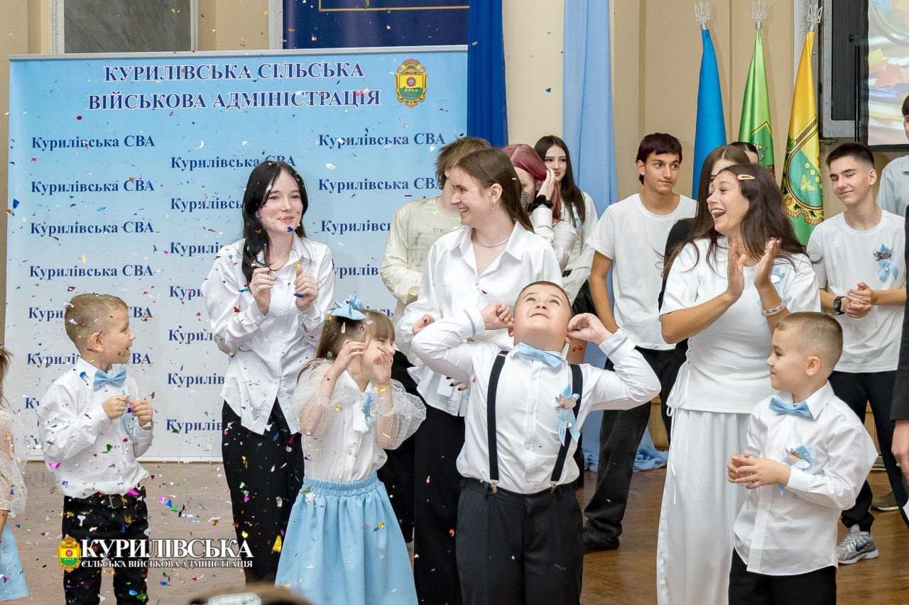 Код Знань у безпечному просторі: у Глушківському ліцеї пройшло грандіозне свято Першого дзвоника - фото 6