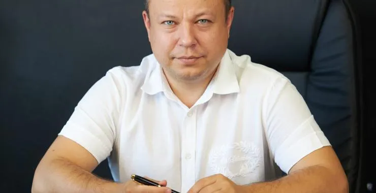 Проректор ХНУРЕ допомагав ухилянтам ставати студентами і збирався втекти до росії на порталі Gromada Group