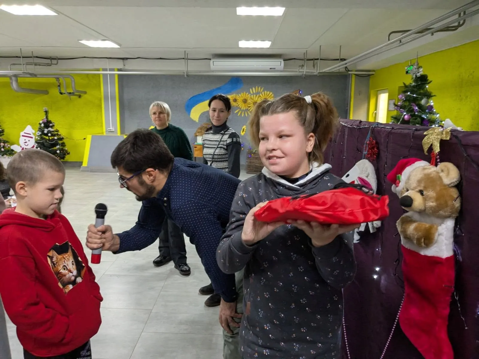 Фото: ОСВІТА, МОЛОДЬ ТА СПОРТ КРАСНОКУТЩИНИ Новорічне диво для дітей Краснокутщини з особливими освітніми потребами (ФОТО) на порталі Gromada Group