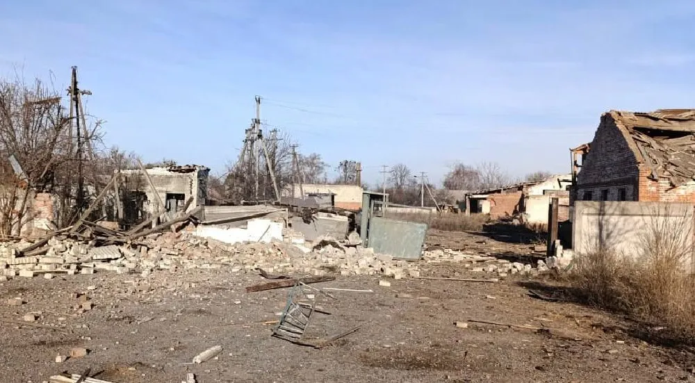 Минулої доби ворог обстрілював Харківщину безпілотниками та авіабомбами, одне з влучань — у селищі Борова на порталі Gromada Group