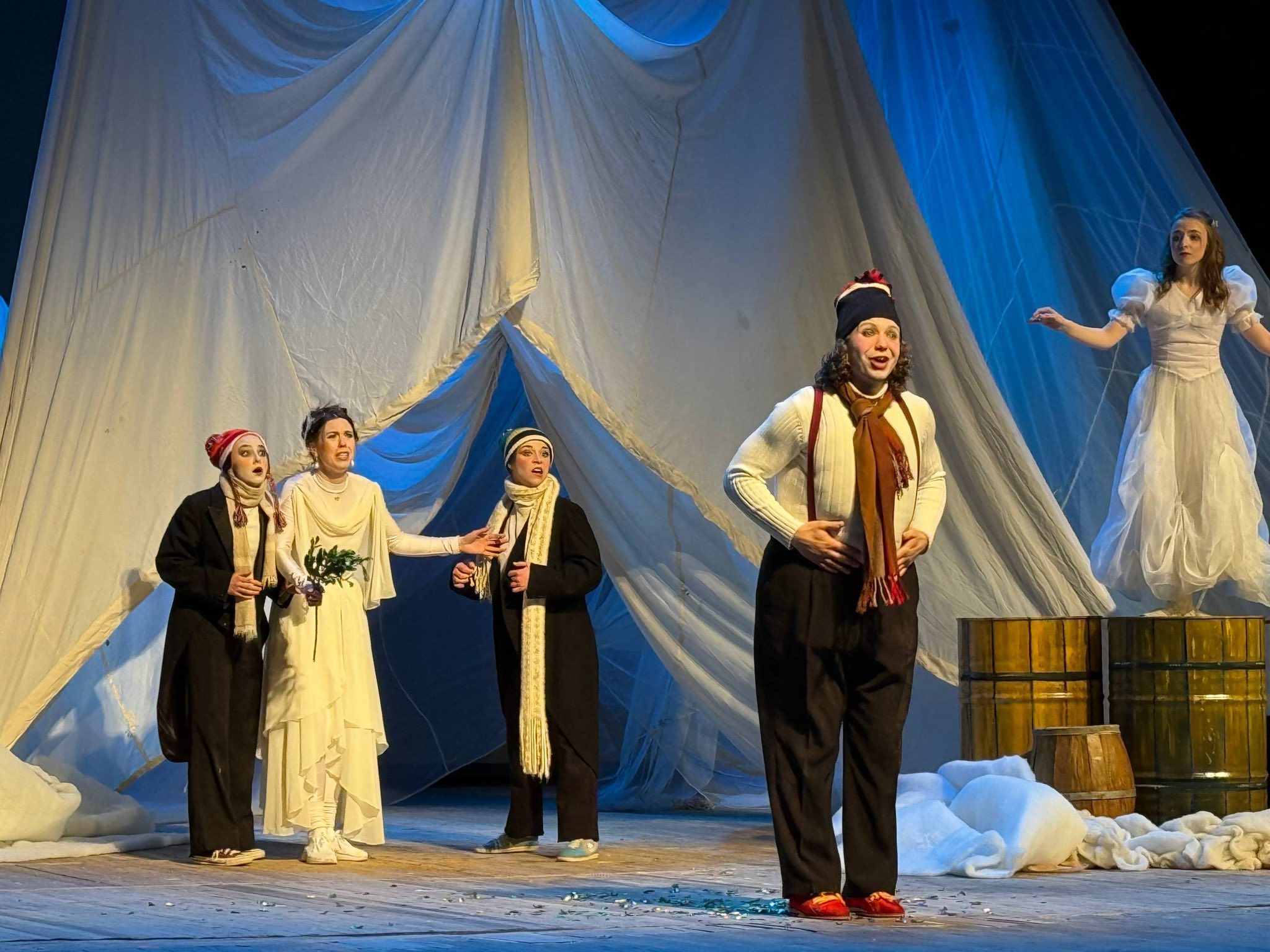 «Біля ковчега о восьмій»: діти Липецької громади переглянули театральну виставу за мотивами твору Ульріха Хуба на порталі Gromada Group