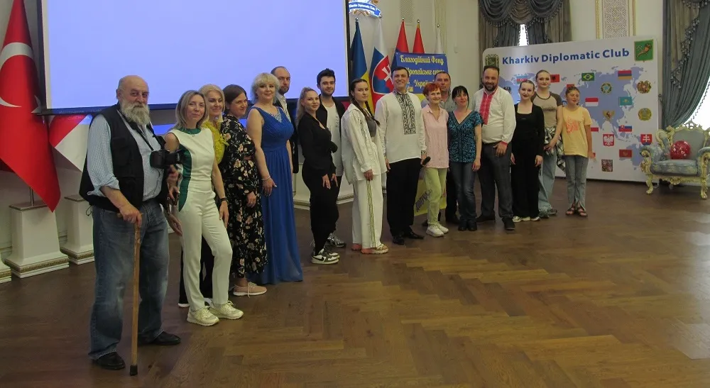 Світлини автора та Дмитра Овсянкіна День для дітей на порталі Gromada Group