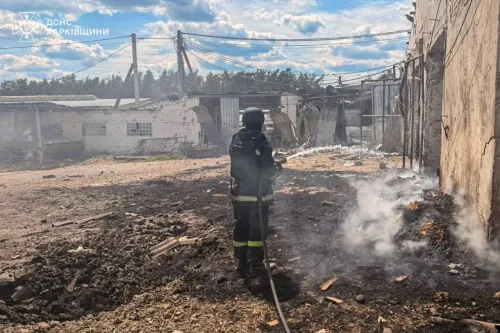 Двоє людей загинули від ворожого удару по фермі в Нововодолазькій громаді  на порталі Gromada Group