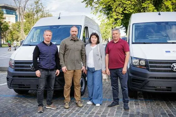 Дві громади Харківщини отримали автомобілі від Уряду Німеччини на порталі Gromada Group