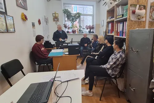 За останній місяць із Веселого вивезли пораненого жителя, а від 10 травня 2024 року з Липецької громади офіційно виїхали 918 осіб на порталі Gromada Group