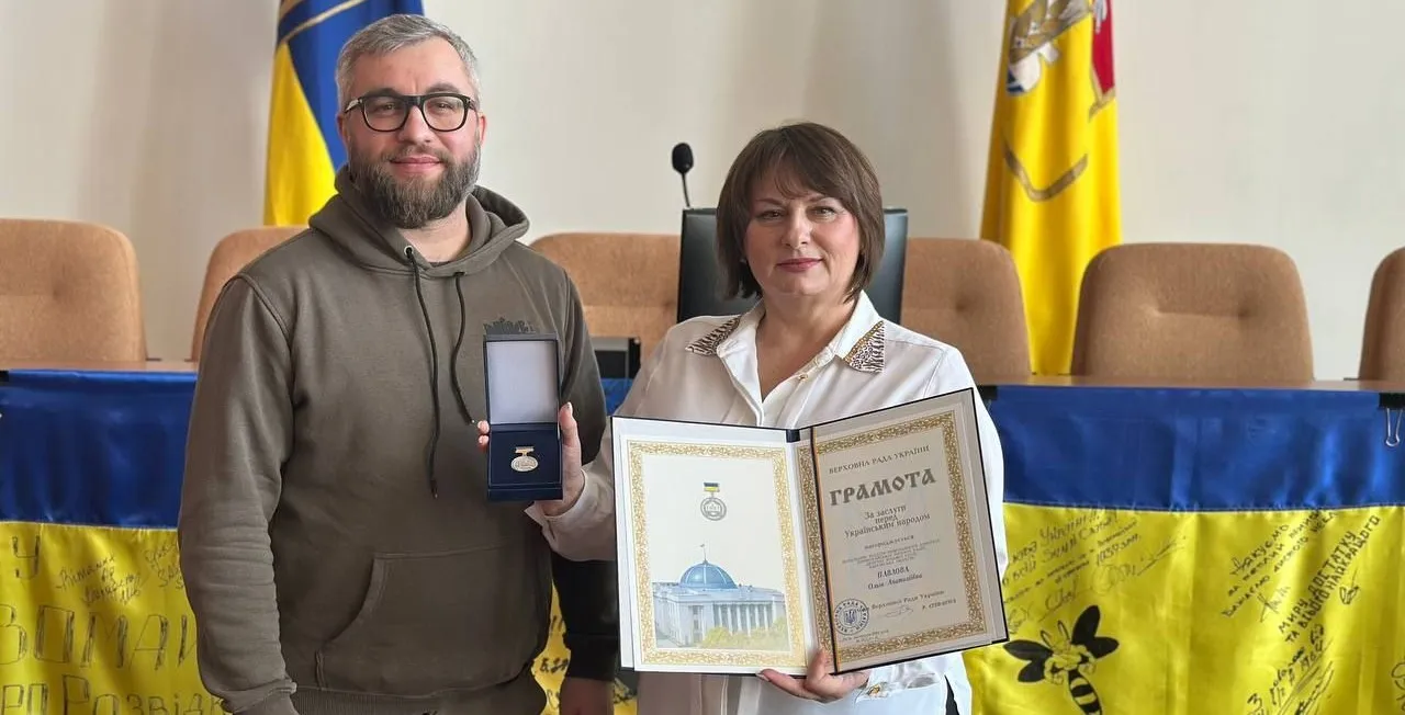 Фото Златопільська міська рада Депутатка Златопільської міськради отримала Грамоту "За заслуги перед Українським народом" на порталі Gromada Group