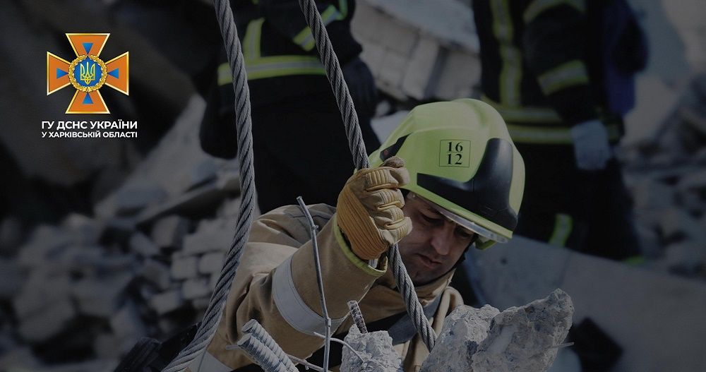 Минулої доби тривали розбори завалів після ворожого теракту 2 січня, окупанти обстрілювали села Харківщини на порталі Gromada Group