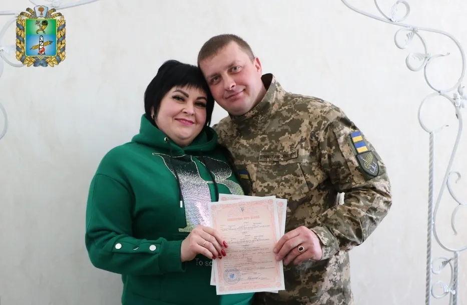 Фото: Світлана КАСЬЯНОВА, Кегичівська громада, фейсбук У Кегичівці після сильних морозів утворилася сім'я Морозів на порталі Gromada Group