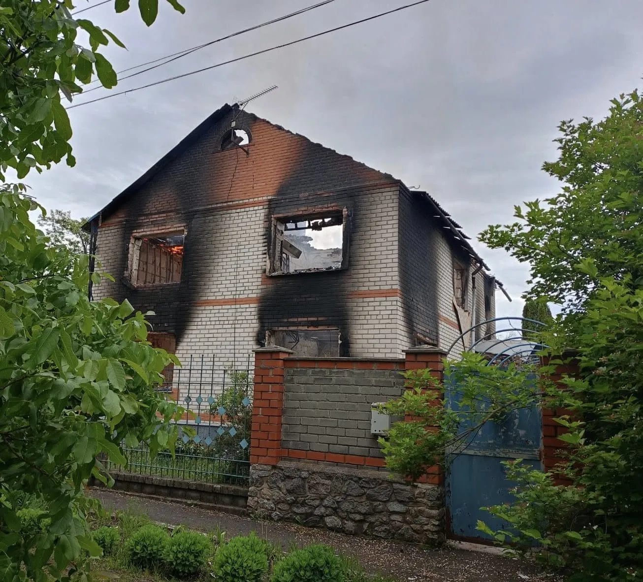 У Приколотному, Жуковому Яру, Мирному ворожими обстрілами пошкоджені житлові будинки на порталі Gromada Group