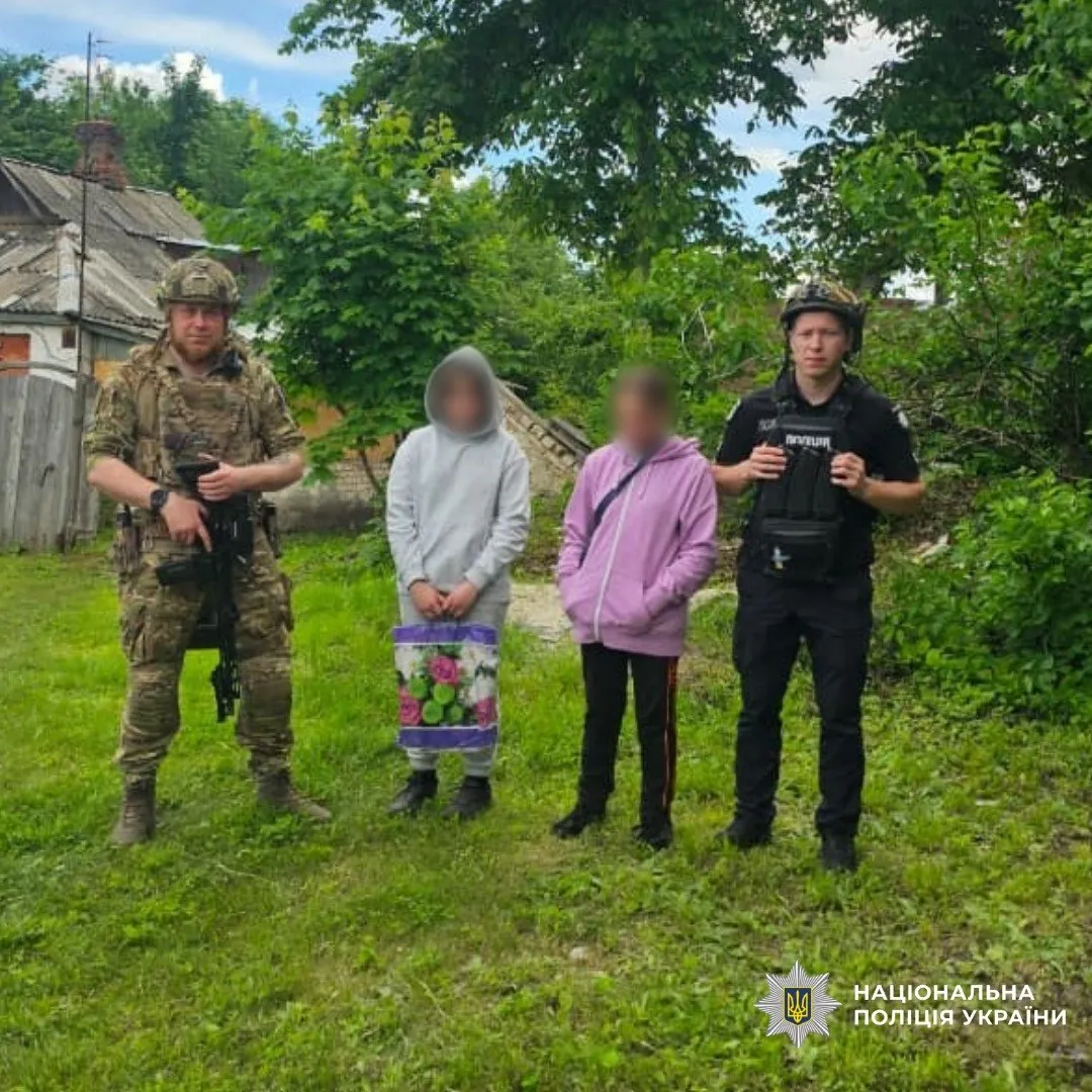 З Приколотного, яке майже щодня обстрілюють окупанти, повторно евакуювали жінку з дитиною на порталі Gromada Group