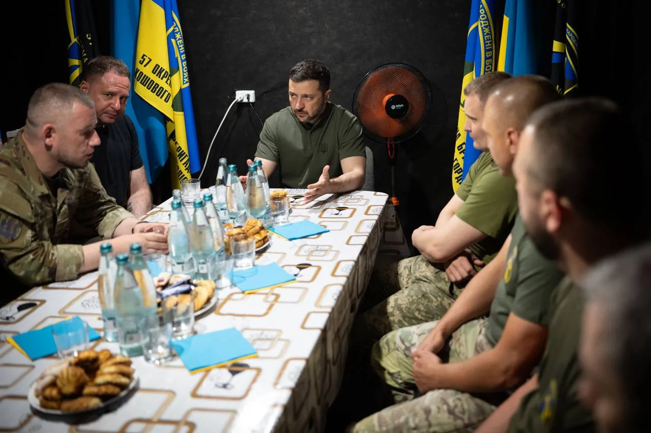 Zelenskyy visited the military in the Volchansky direction at the Gromada Group Media