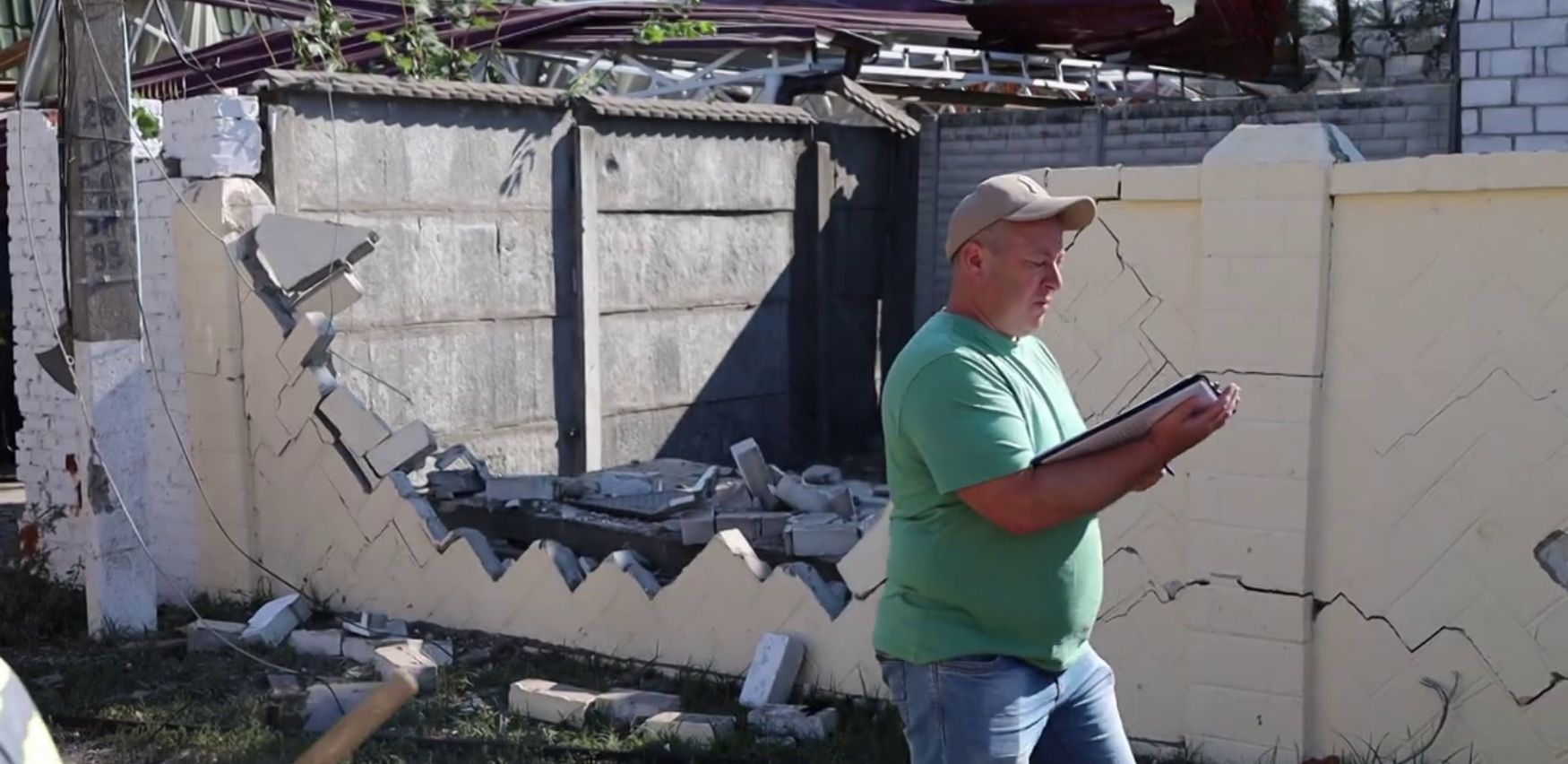 Після удару по Задонецькому постраждалим допоможуть із відновленням житла та оформленням компенсацій - фото 4