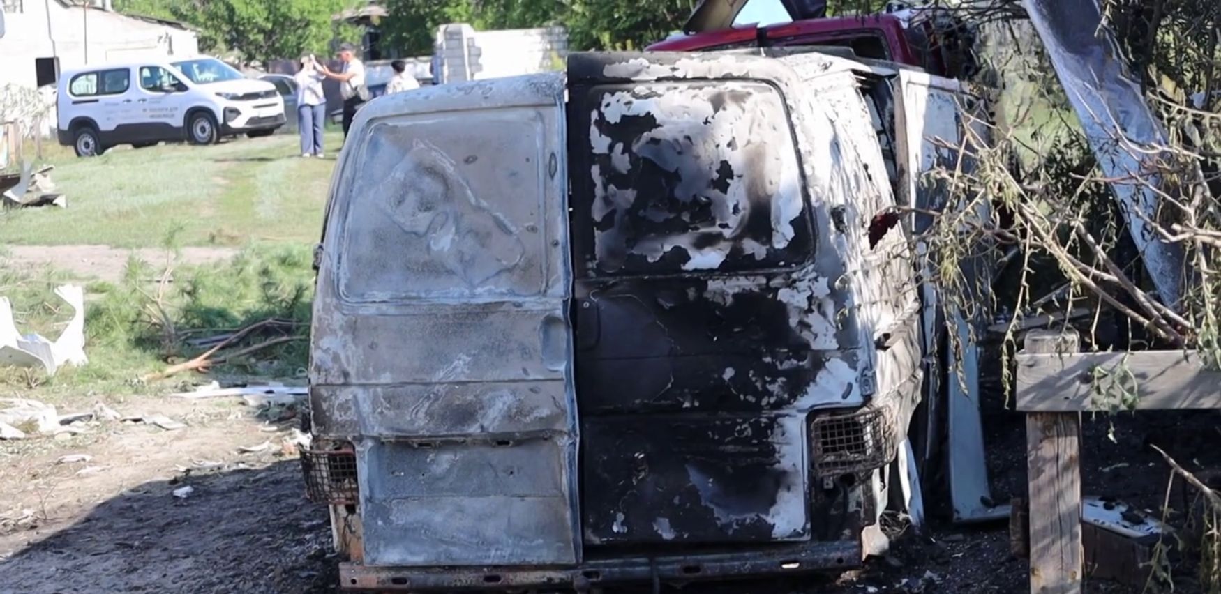 Після удару по Задонецькому постраждалим допоможуть із відновленням житла та оформленням компенсацій - фото 2