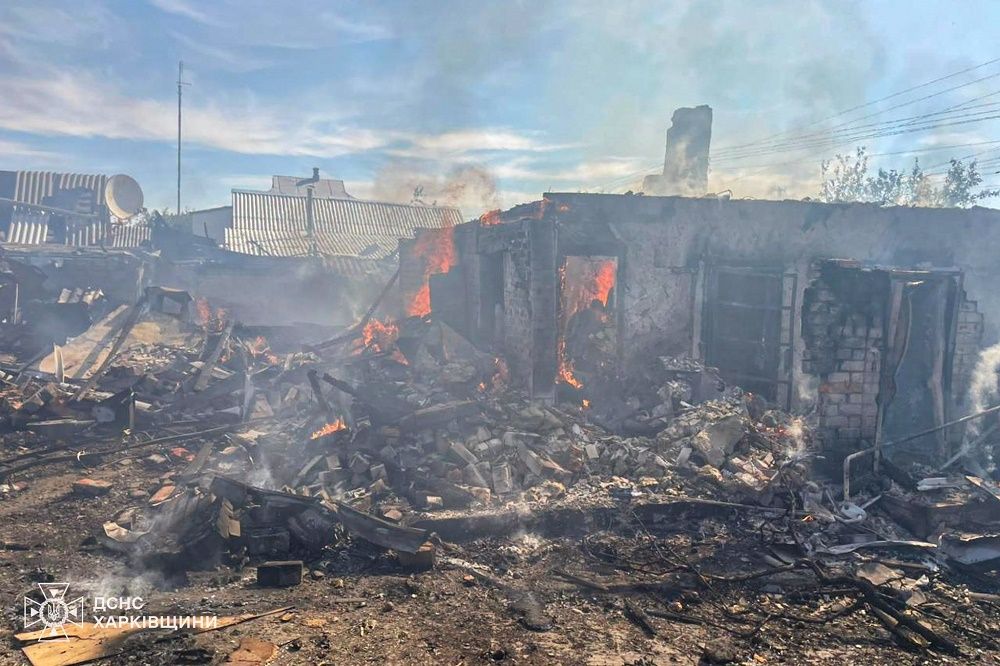Минулої доби ворог ракетами обстріляв Печеніги, загалом під вогнем було 12 населених пунктів Харківщини - фото 5