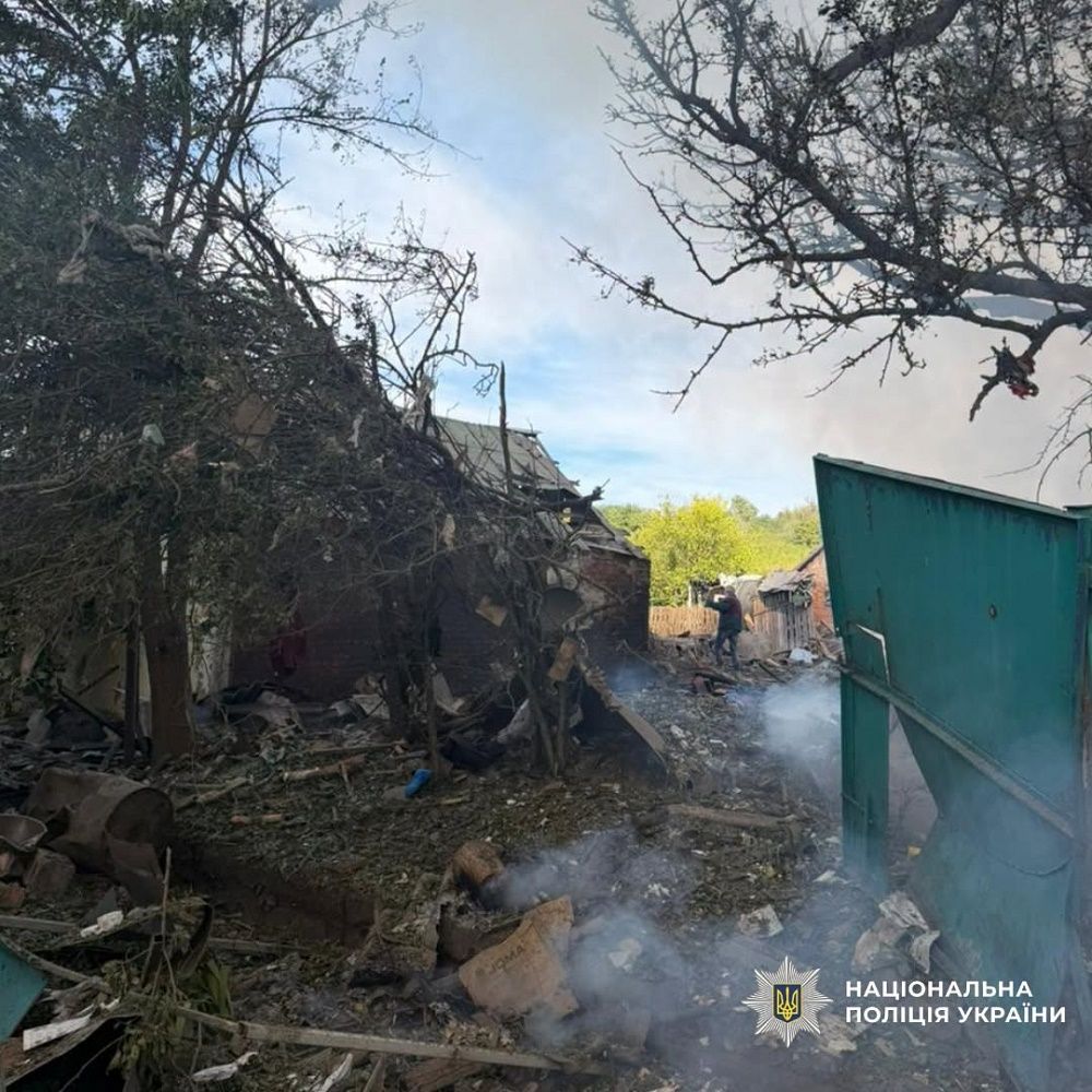Минулої доби ворог ракетами обстріляв Печеніги, загалом під вогнем було 12 населених пунктів Харківщини - фото 7