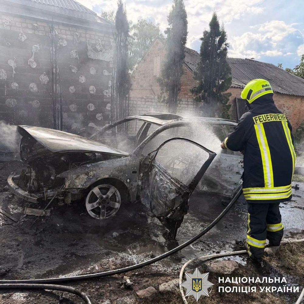 Минулої доби ворог ракетами обстріляв Печеніги, загалом під вогнем було 12 населених пунктів Харківщини - фото 8