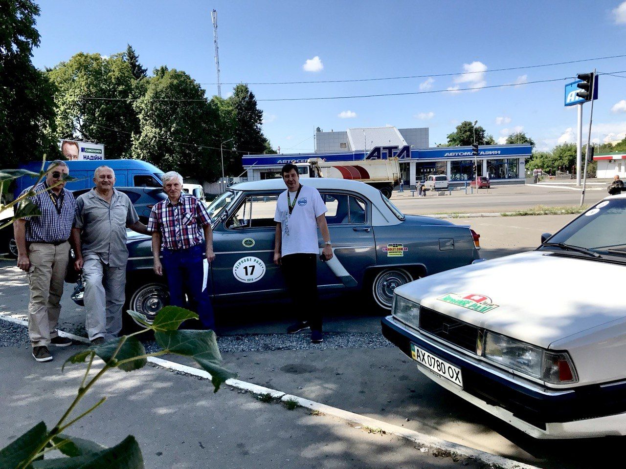 Харковом - маршрутами Варвари Каринської: традиційний авто-ретро-пробіг на честь знаменитої землячки і в пам’ять ретроавтомобілістів  (ФОТО) - фото 9