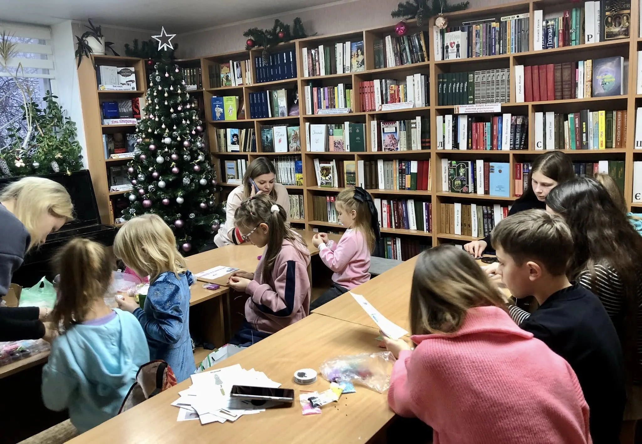 Джерело: Надія Федорова У Високому пройшов черговий майстер-клас з бісероплетіння на порталі Gromada Group