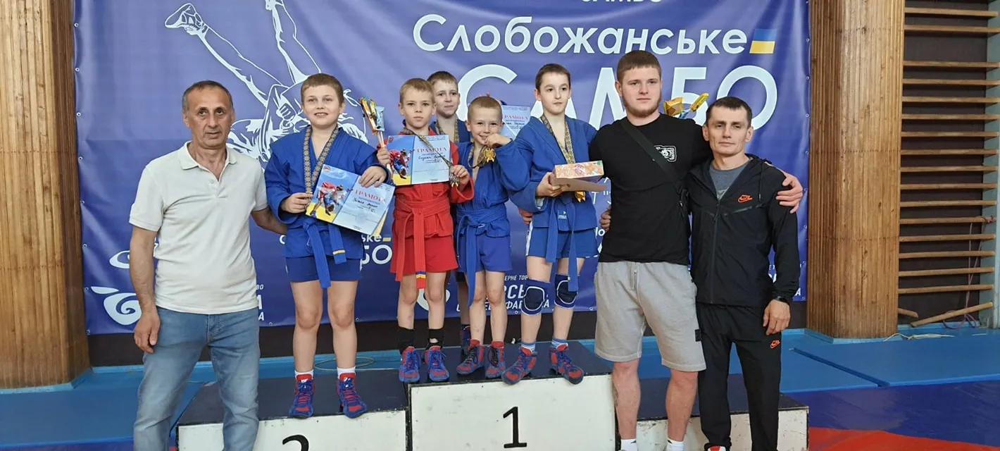 Фото: фейсбук / Слобожанський спортивний клуб самбо У Слобожанському пройшов юнацький турнір із самбо на порталі Gromada Group