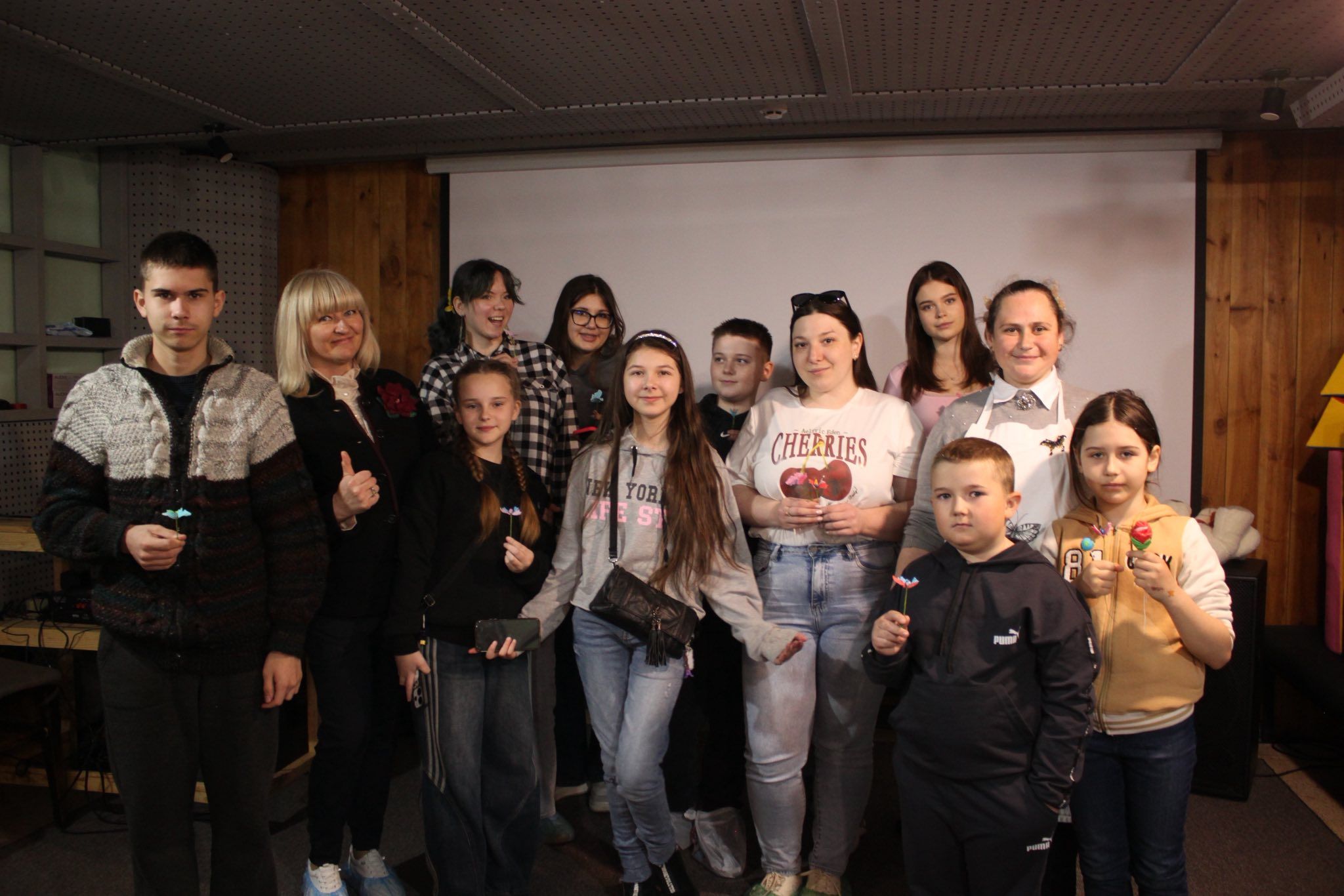 Квіти та метелики з мастики: діти Липецької громади взяли участь у майстер-класі на порталі Gromada Group