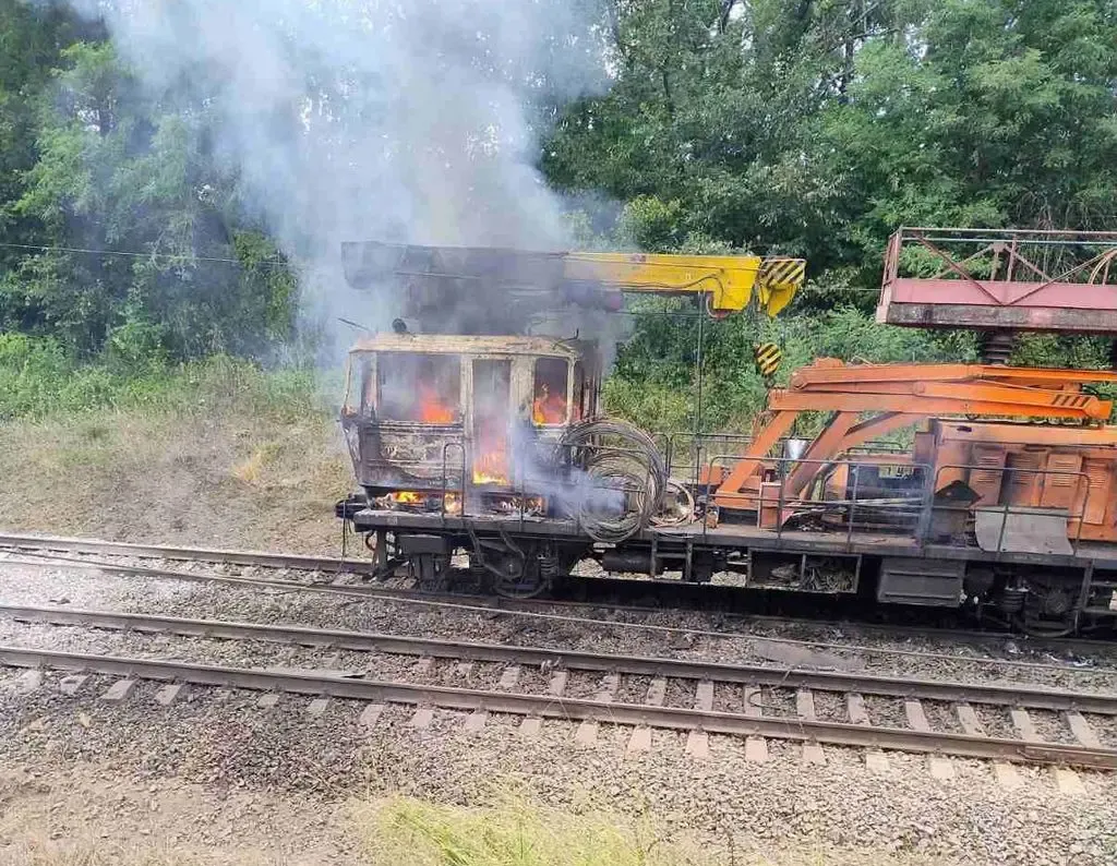 Обстріл Зміївської громади: Укрзалізниця змінила графік поїздів через обстріл полотна у Велетні на порталі Gromada Group