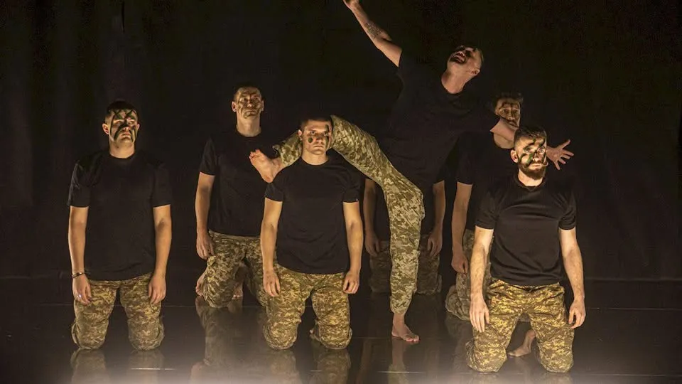 Фото: Театр Воєнних Дій: Вистава «Стусанина» за віршами Василя Стуса Поезія єднає на порталі Gromada Group