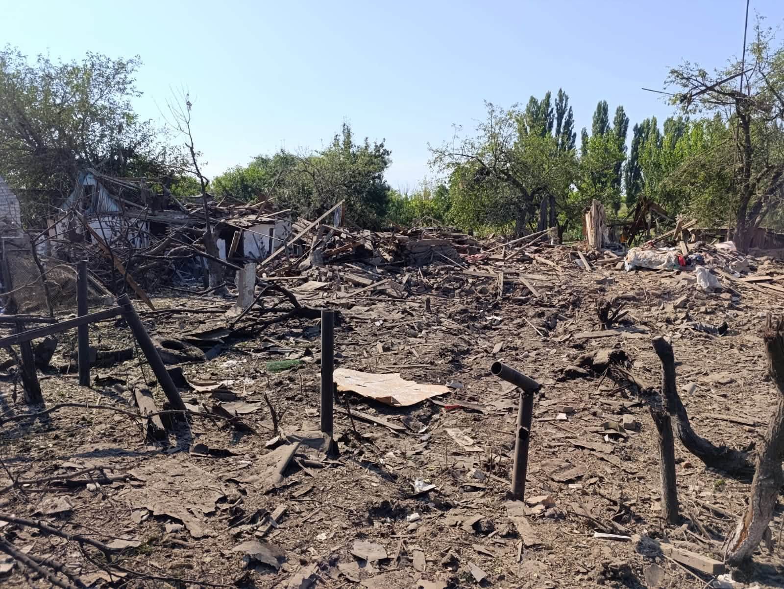 Ворог вдарив КАБами по Огурцівці Шевченківської громади: загинула жінка, поранені двоє осіб - фото 2