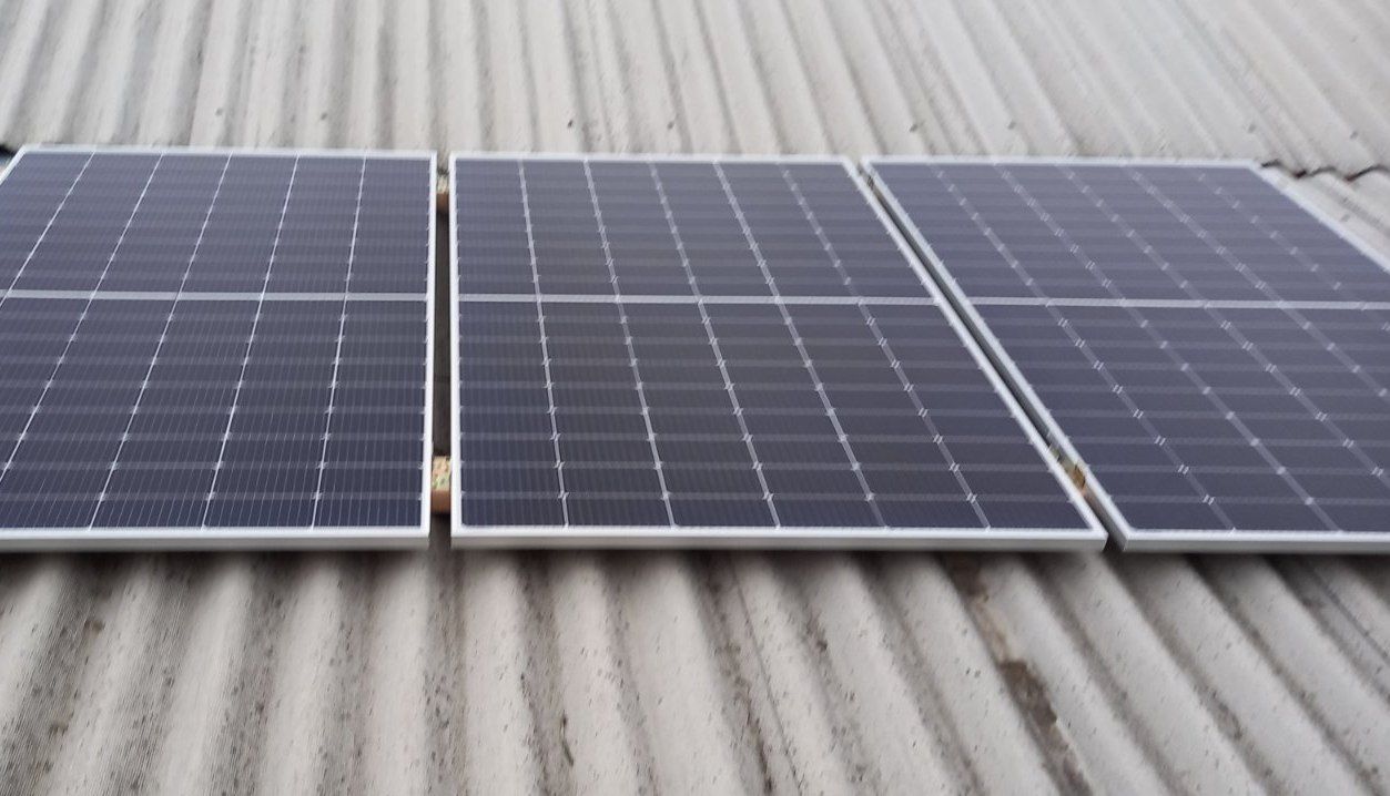 The battery and solar panels were handed over by benefactors to the Izyum community at the Gromada Group Media