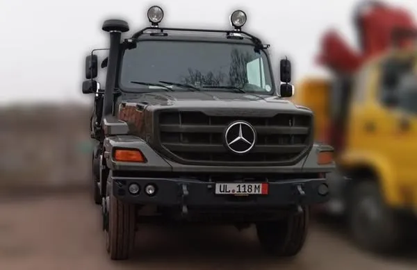 Benefactors from Germany handed over two modern Mercedes-Benz Zetros trucks to the Izyum community at the Gromada Group Media
