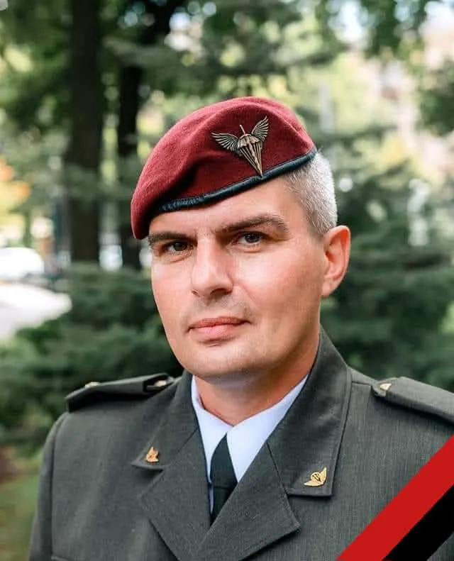 Сергій Фісун, журналіст, офіцер Десантно-штурмових військ ЗСУ Харківський журналіст Сергій Фісун загинув під час виконання бойовонюго завдання на порталі Gromada Group
