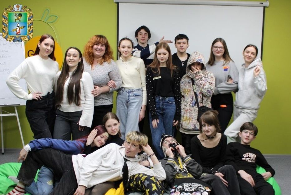 Світлина: Кегичівська громада, фейсбук Підлітки із сусідньої Сахновщинської громади сьогодні завітали до Молодіжного центру "GarDen" у Кегичівці на порталі Gromada Group