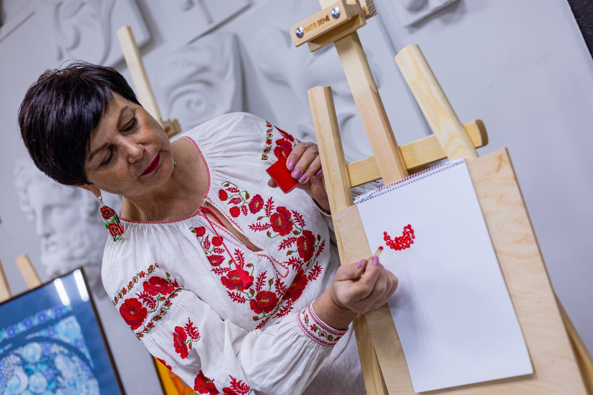 Джерело: Нововодолазька селищна рада У Нововодолазькій школі мистецтв жінок навчатимуть новим хобі для психологічного розвантаження на порталі Gromada Group