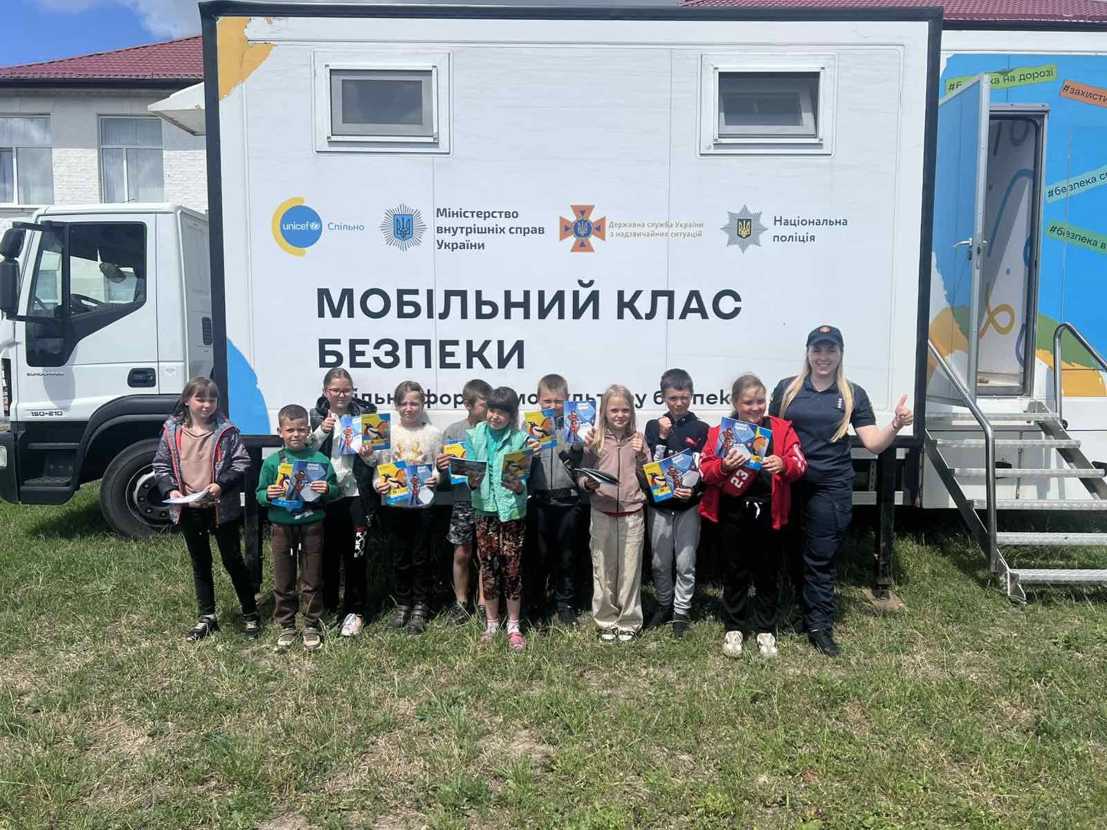 Фото: Краснокутська селищна рада Мобільний клас безпеки завітав на Краснокутщину до каплунівських школярів (ФОТО) на порталі Gromada Group