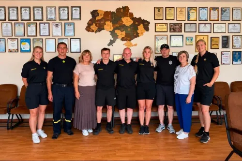 31 humanitarian mission: Krasnokutsk community received a Mitsubishi L200 vehicle for fire protection from the Swedish organization Skaika vidare till Ukraina... at the Gromada Group Media