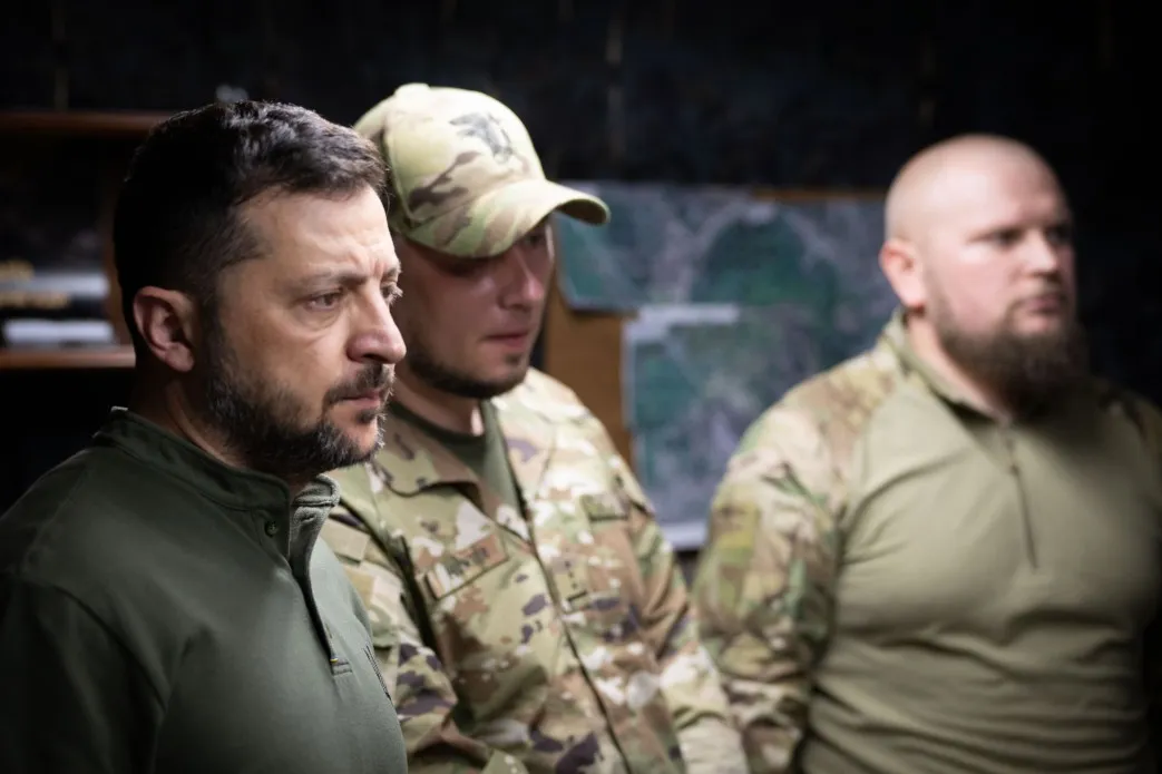 Фото: Офіс Президента України Доповідь про оборону Липців заслухав Президент під час візиту на Харківщину на порталі Gromada Group