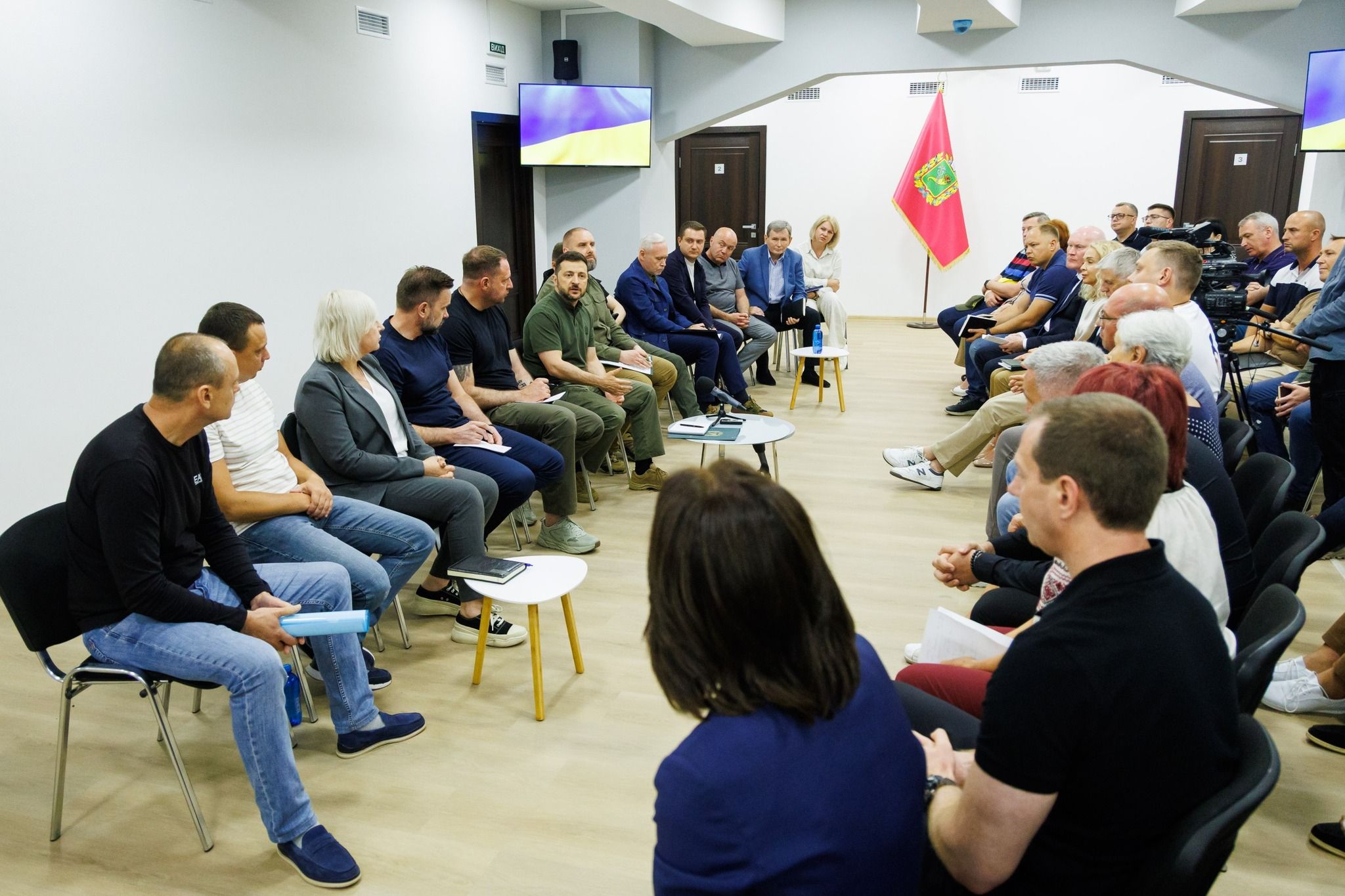 Фото автора Слобожанщині необхідне надання особливого економічного статусу прифронтових територій! Про що говорив харківський бізнес на зустрічі з президентом Зеленським на порталі Gromada Group