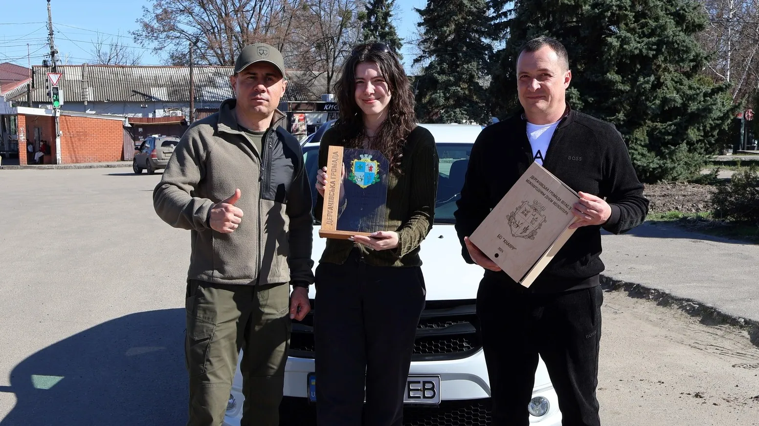 Slaty starosta received a Dacia car from benefactors at the Gromada Group Media
