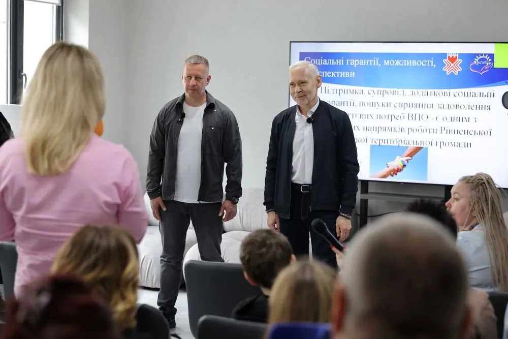 Харківський міський голова зустрівся з переселенцями в Рівному (ФОТО) на порталі Gromada Group