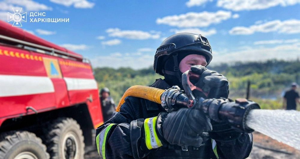 Світлини: ДСНС, ГУНП Минулої доби ворог обстріляв 14 населених пунктів Харківщини на порталі Gromada Group