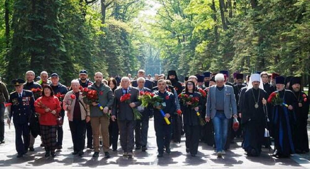 Світлини: Борівська селищна, Ізюмська районна та Харківська обласна військові адміністрації Сьогодні — 80-та річниця Великої Перемоги на порталі Gromada Group