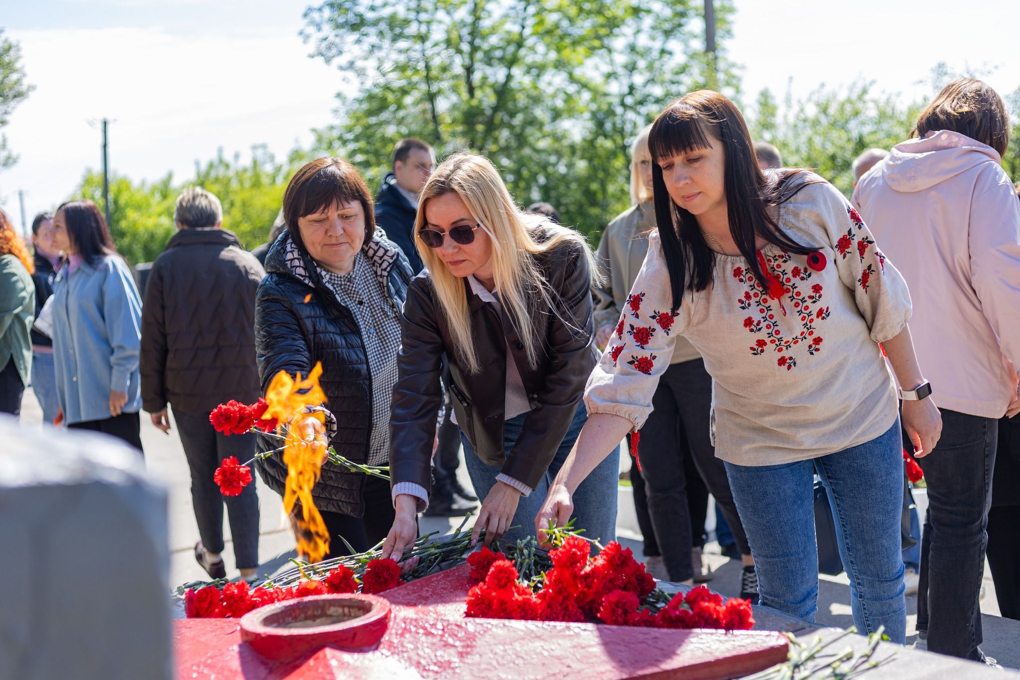 У Нововодолазькій громаді вшанували пам’ять полеглих у Другій світовій війні на порталі Gromada Group
