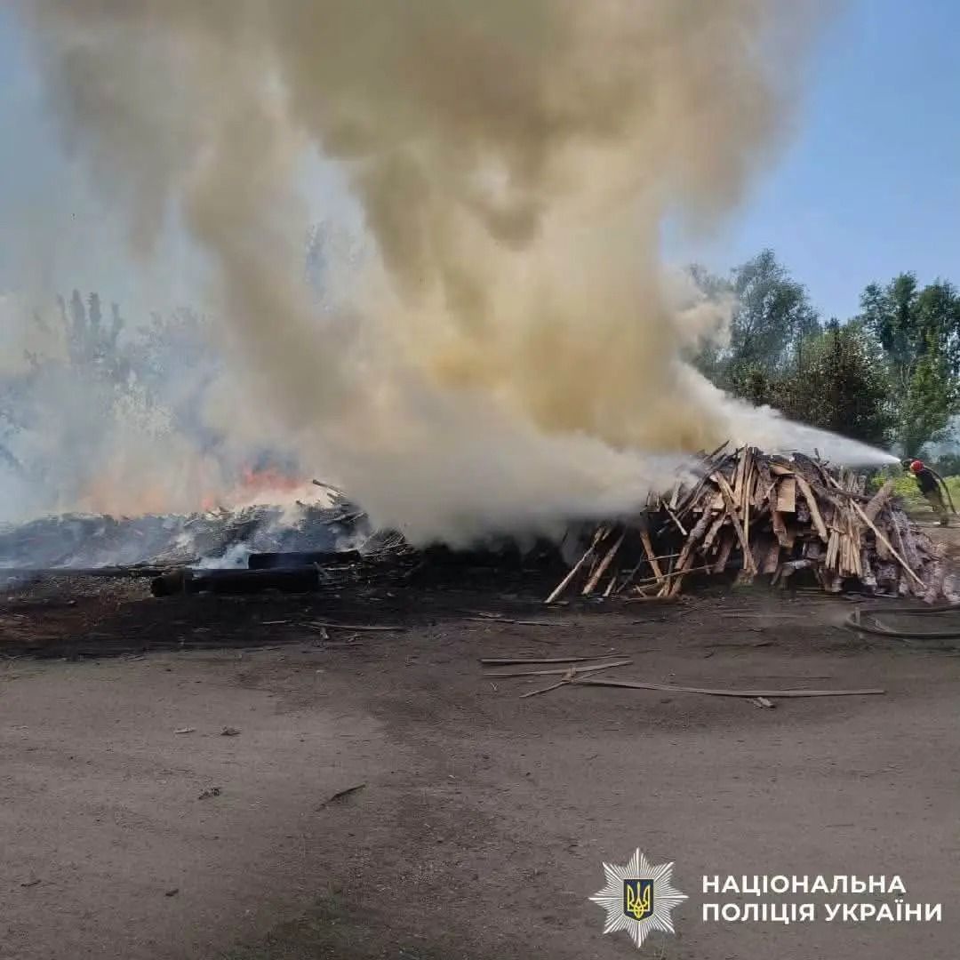 Two men have died, and four others have been injured: the police in Izium are documenting the consequences of the crime committed by Russian military forces - фото 2