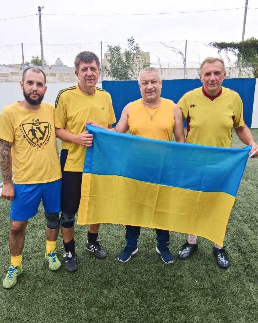 Футбол у парку «Перемога»: ветерани війни, військовослужбовці та команда Липецької сільради провели у Харкові мініфутбольну зустріч пам’яті полеглих Захисників - фото 2